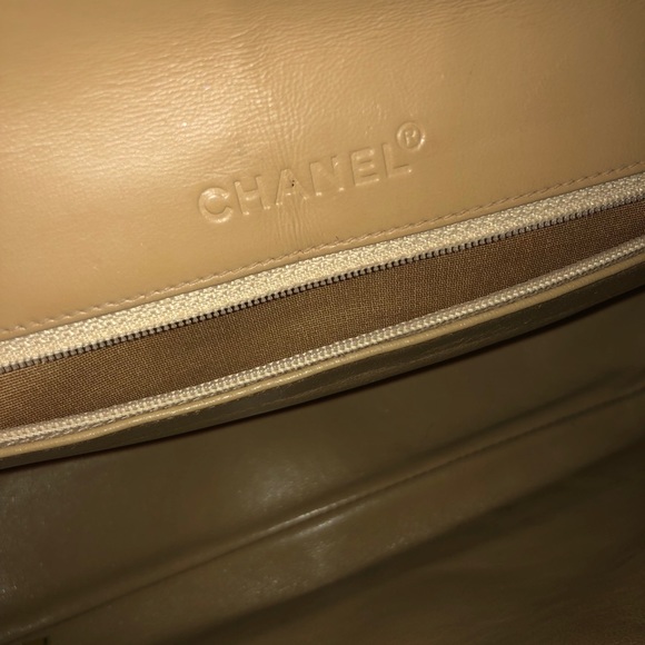 CHANEL SQUARE QUILT FLAP BAG - Picture 6 of 8